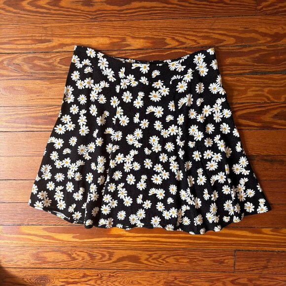 Reformation Flounce Skirt, Daisy Pattern, Size 0 - Picture 3 of 5